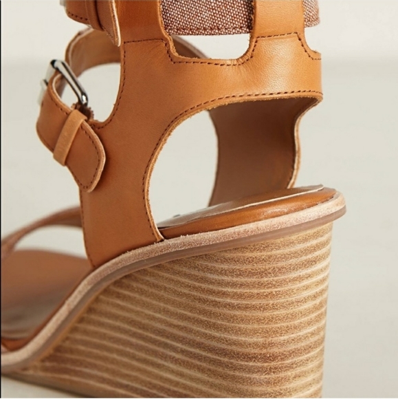 Dolce Vita Cassie Honey Brown Wedge Sandals - Picture 4 of 12